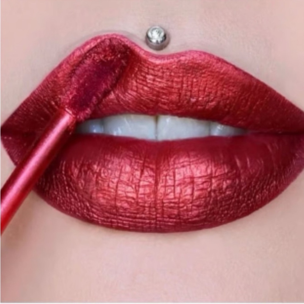 Jeffree Star liquid Velour Lipstick. Poinsettia. BESTSELLER - Picture 1 of 2